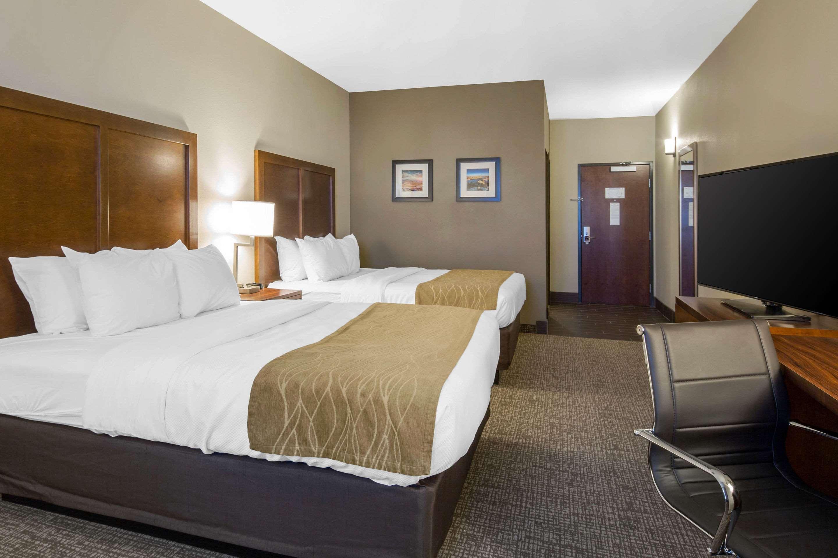 Comfort Inn & Suites Edgewood Экстерьер фото