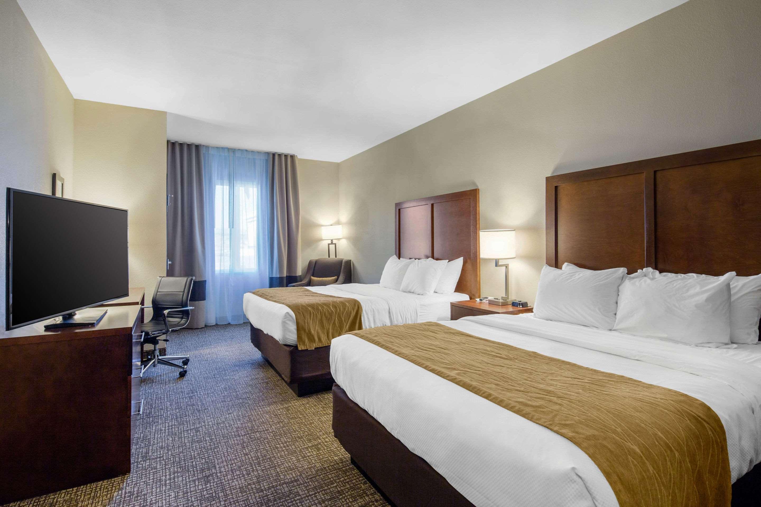 Comfort Inn & Suites Edgewood Экстерьер фото