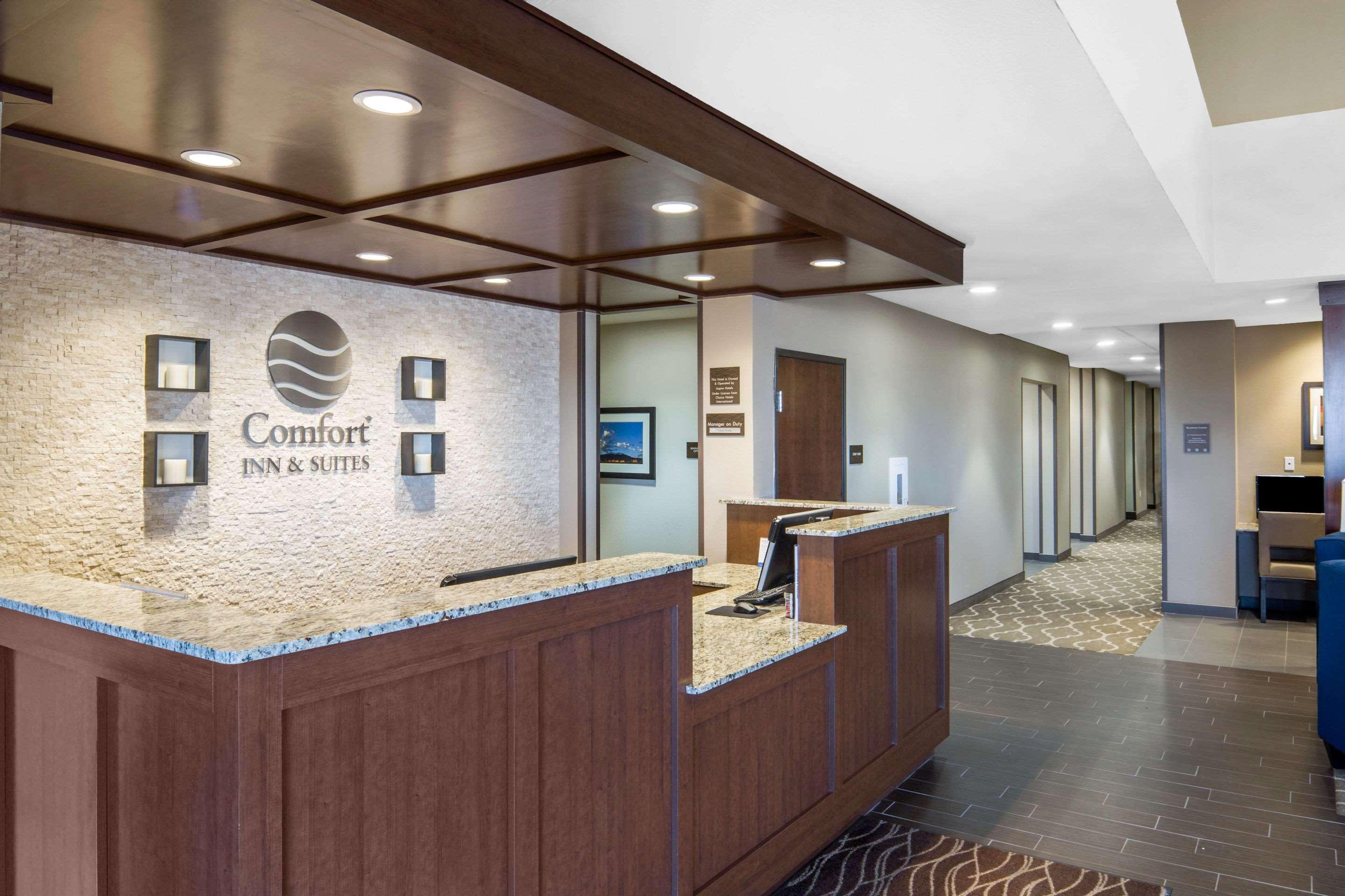 Comfort Inn & Suites Edgewood Экстерьер фото