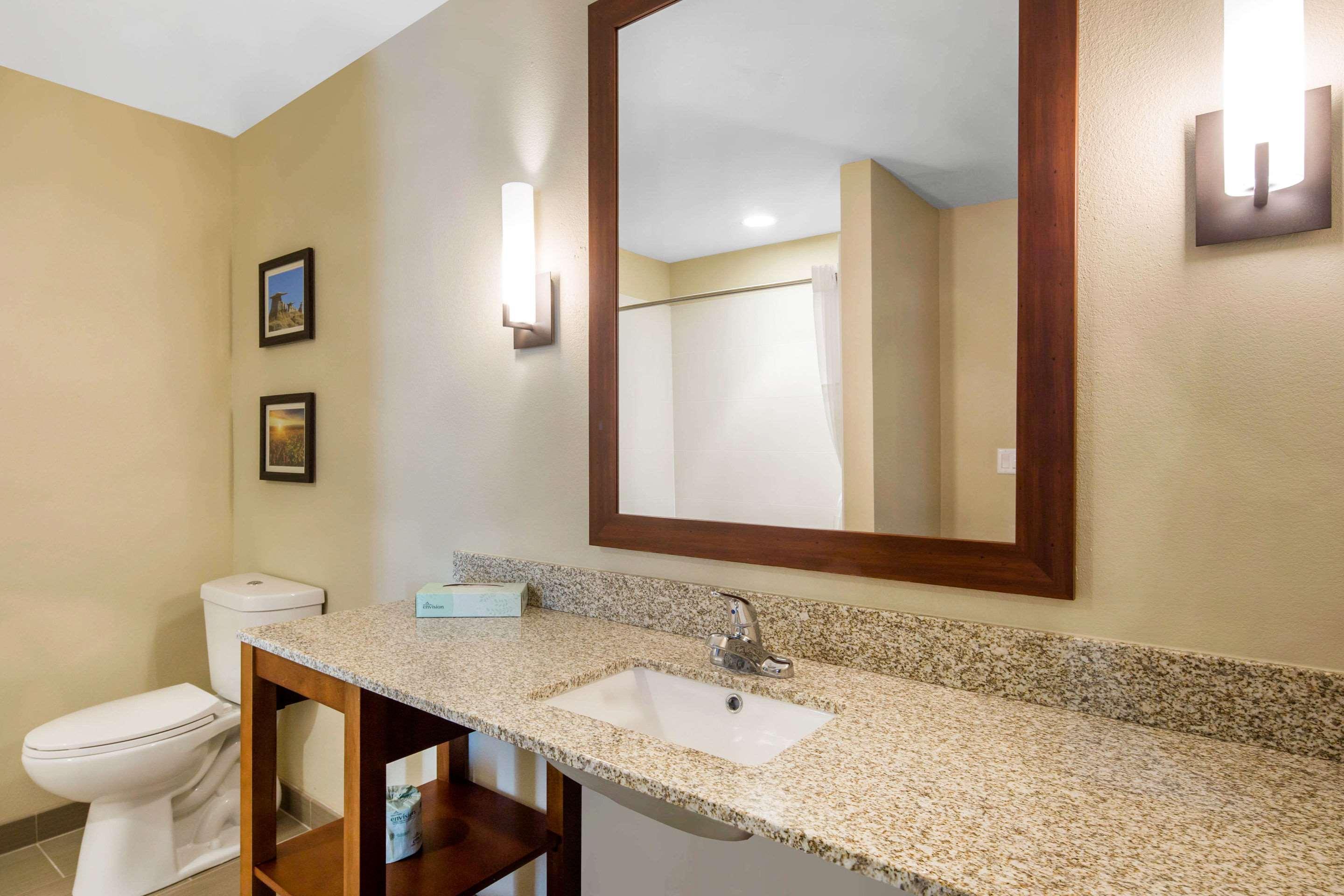 Comfort Inn & Suites Edgewood Экстерьер фото