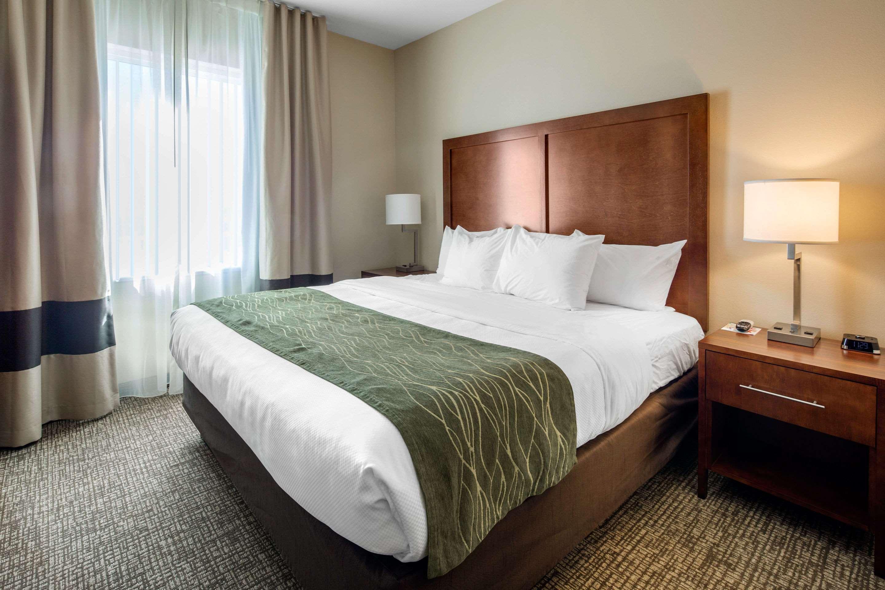 Comfort Inn & Suites Edgewood Экстерьер фото