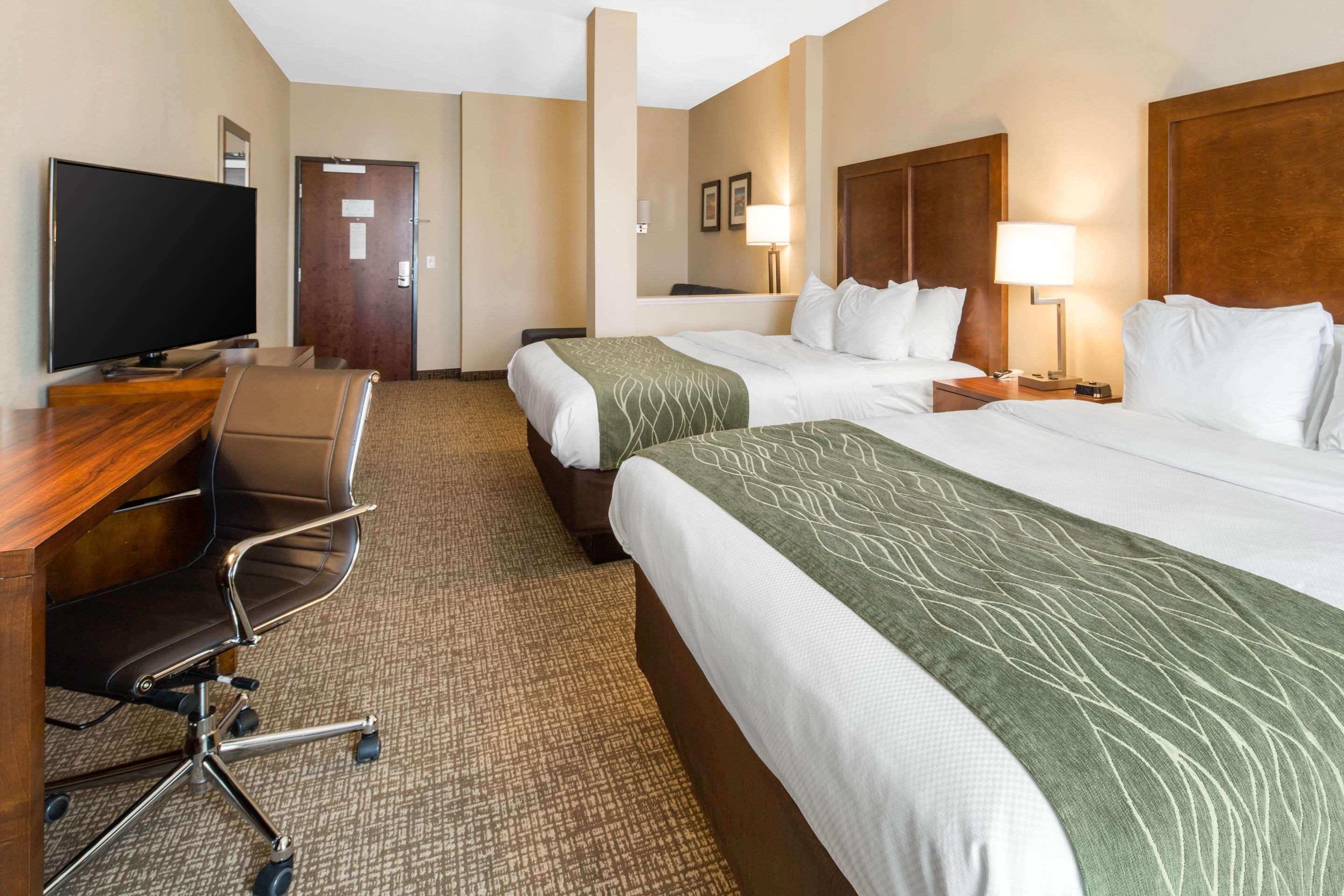 Comfort Inn & Suites Edgewood Экстерьер фото